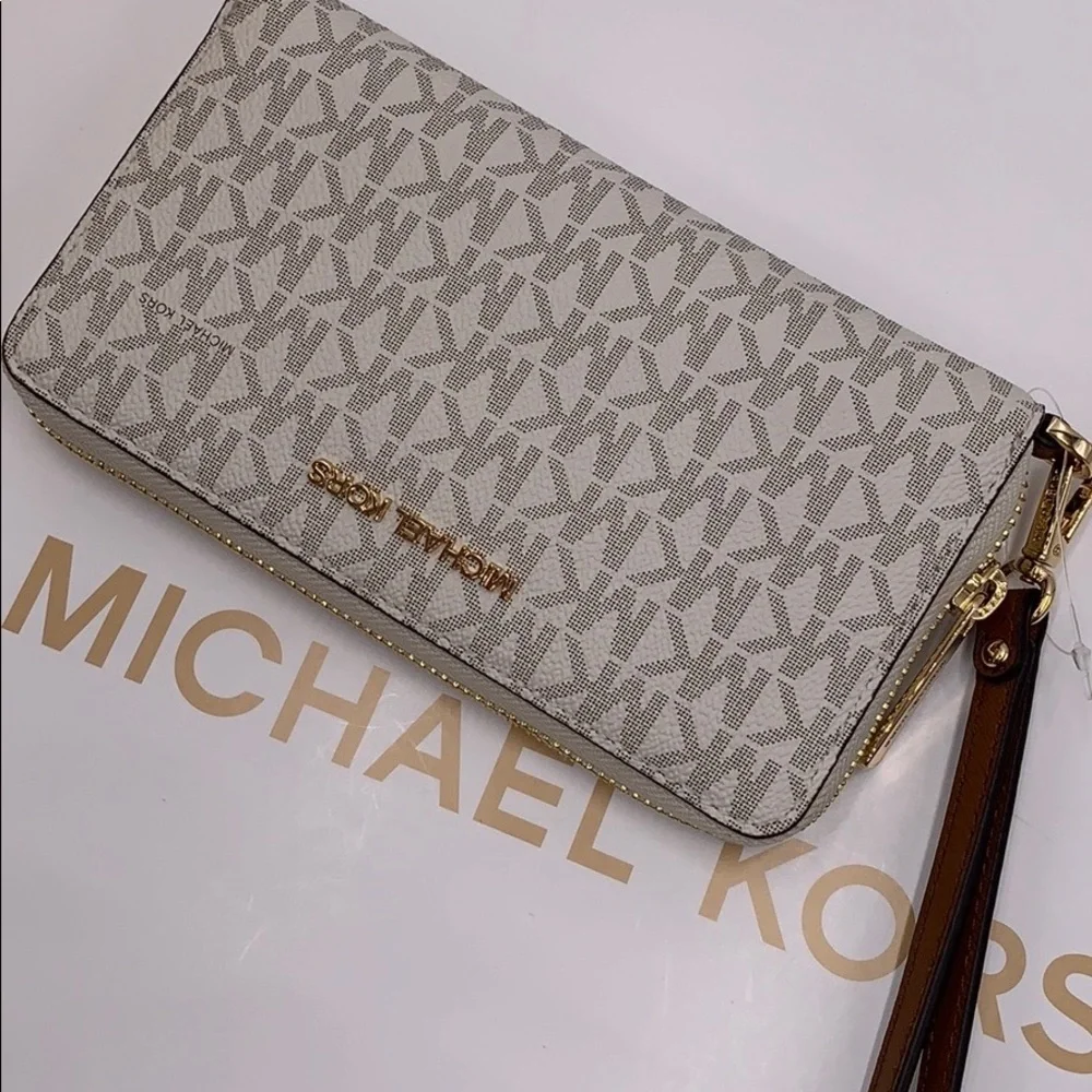Michael Kors Jet Set Travel Phone Wallet Wristlet